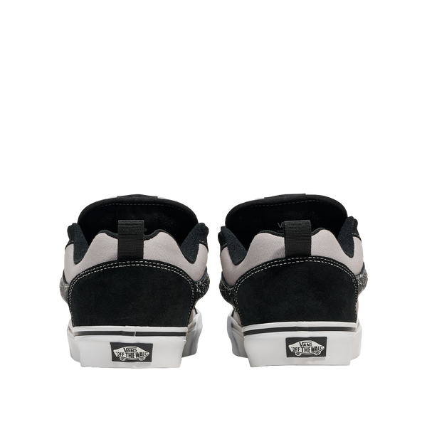 Tennis Knu Skool para hombre color gris